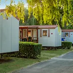 Kemping Balatontourist Fuered & 2*
