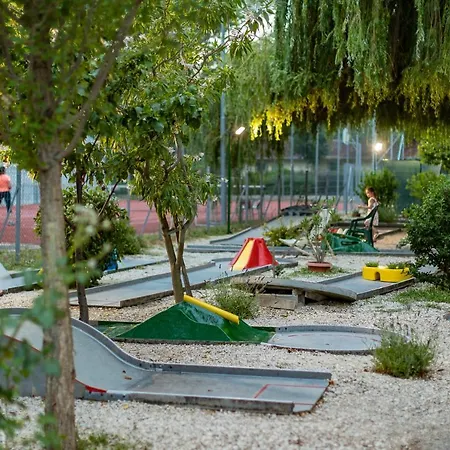 Camping Balatontourist Fuered & 2*