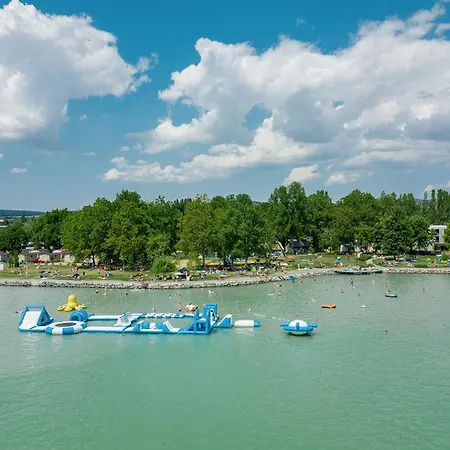 营地 Balatontourist Fuered & 2*