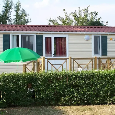 Balatontourist Fuered & 营地