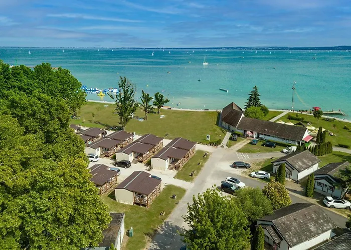 Balatontourist Fuered & אתר קמפינג באלאטונפורד
