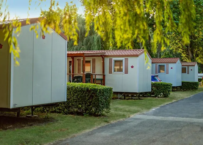 אתר קמפינג Balatontourist Fuered & 2*