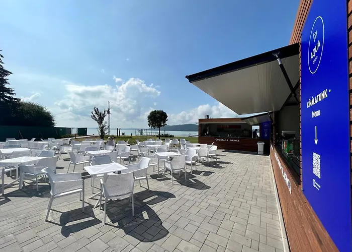 Balatontourist Fuered & 营地 2*